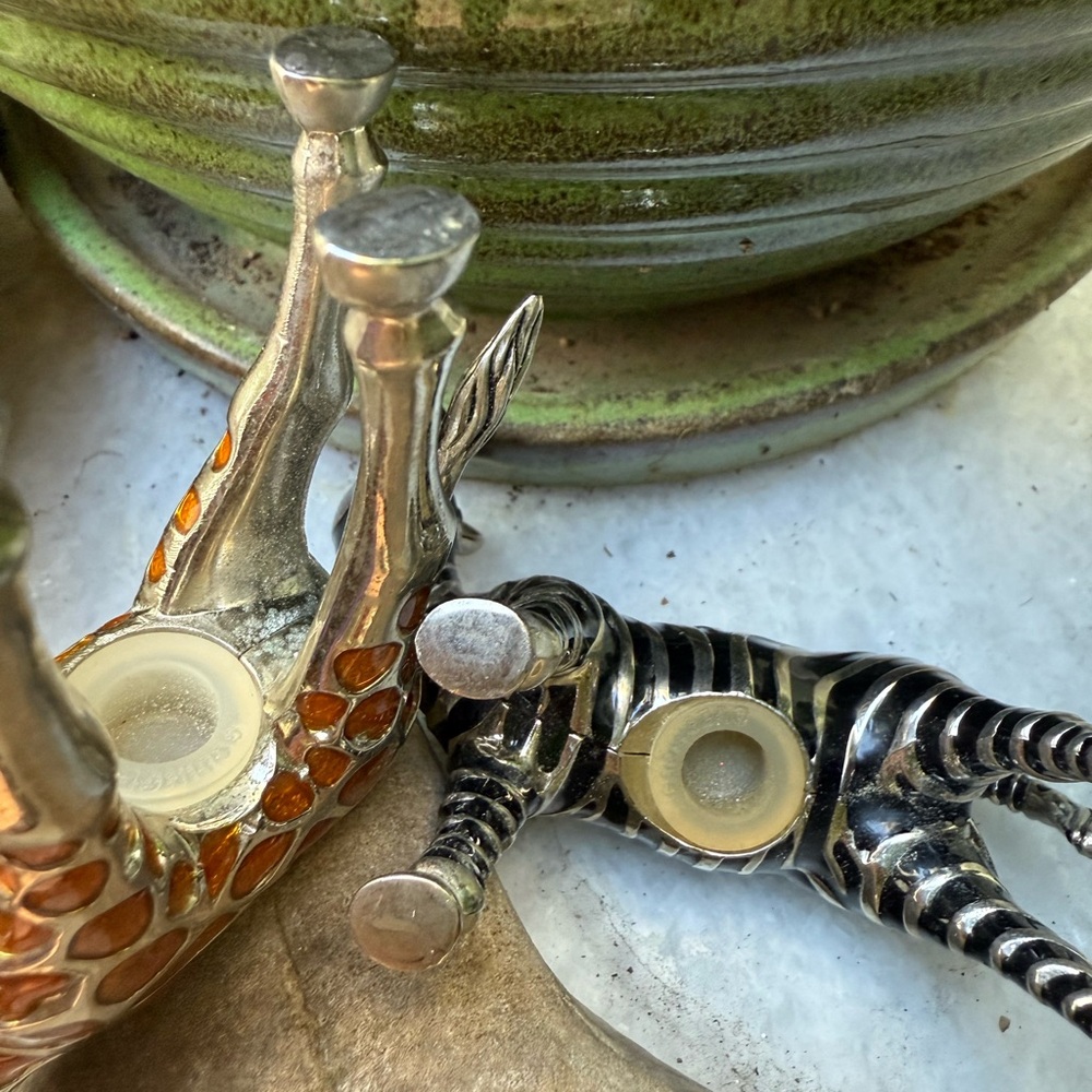 Godinger - Adorable Safari Giraffe and Zebra Salt/Pepper Shakers - Picture 4 of 7